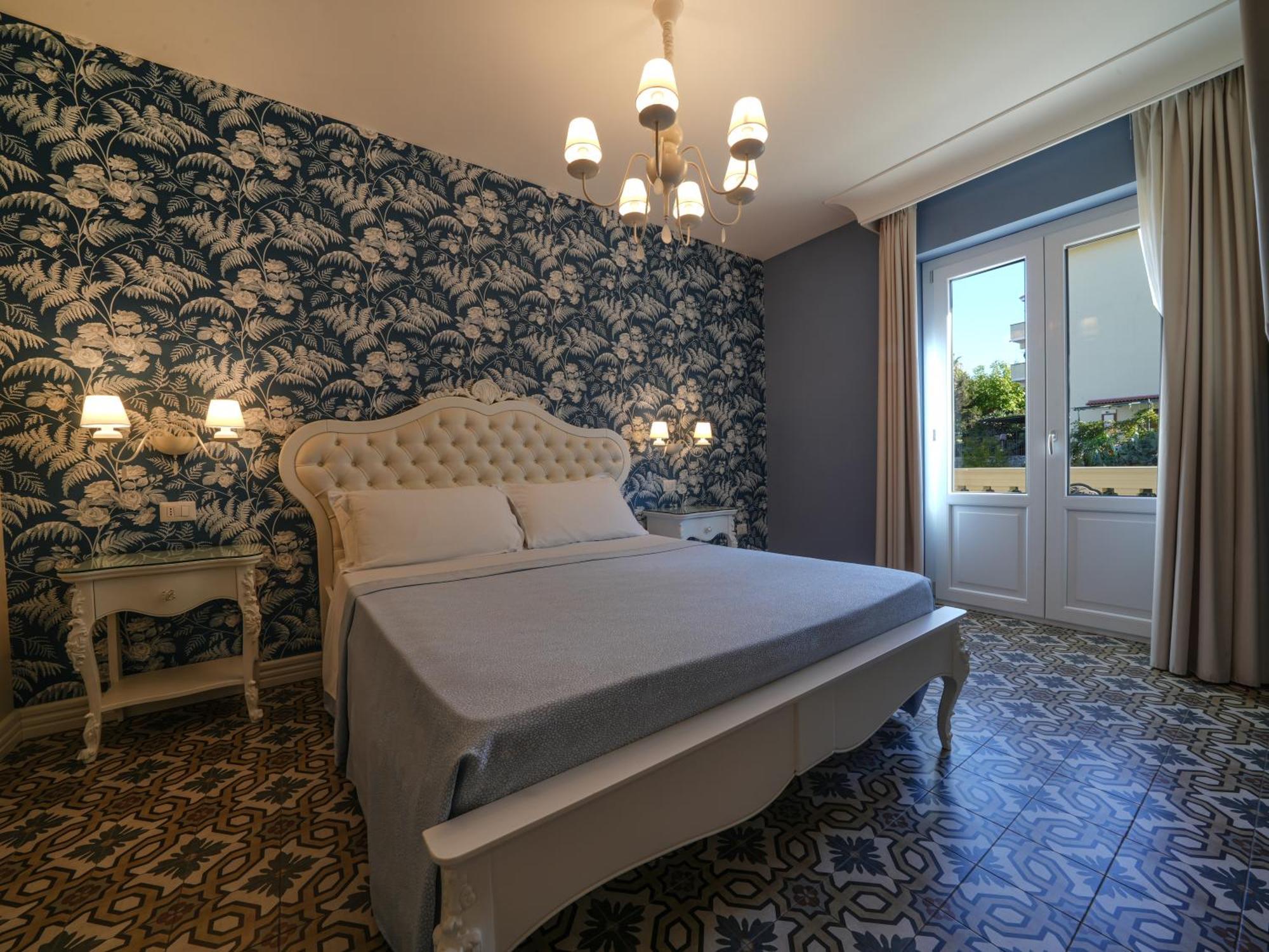 Sui Generis Tropea Luxury Rooms Екстер'єр фото
