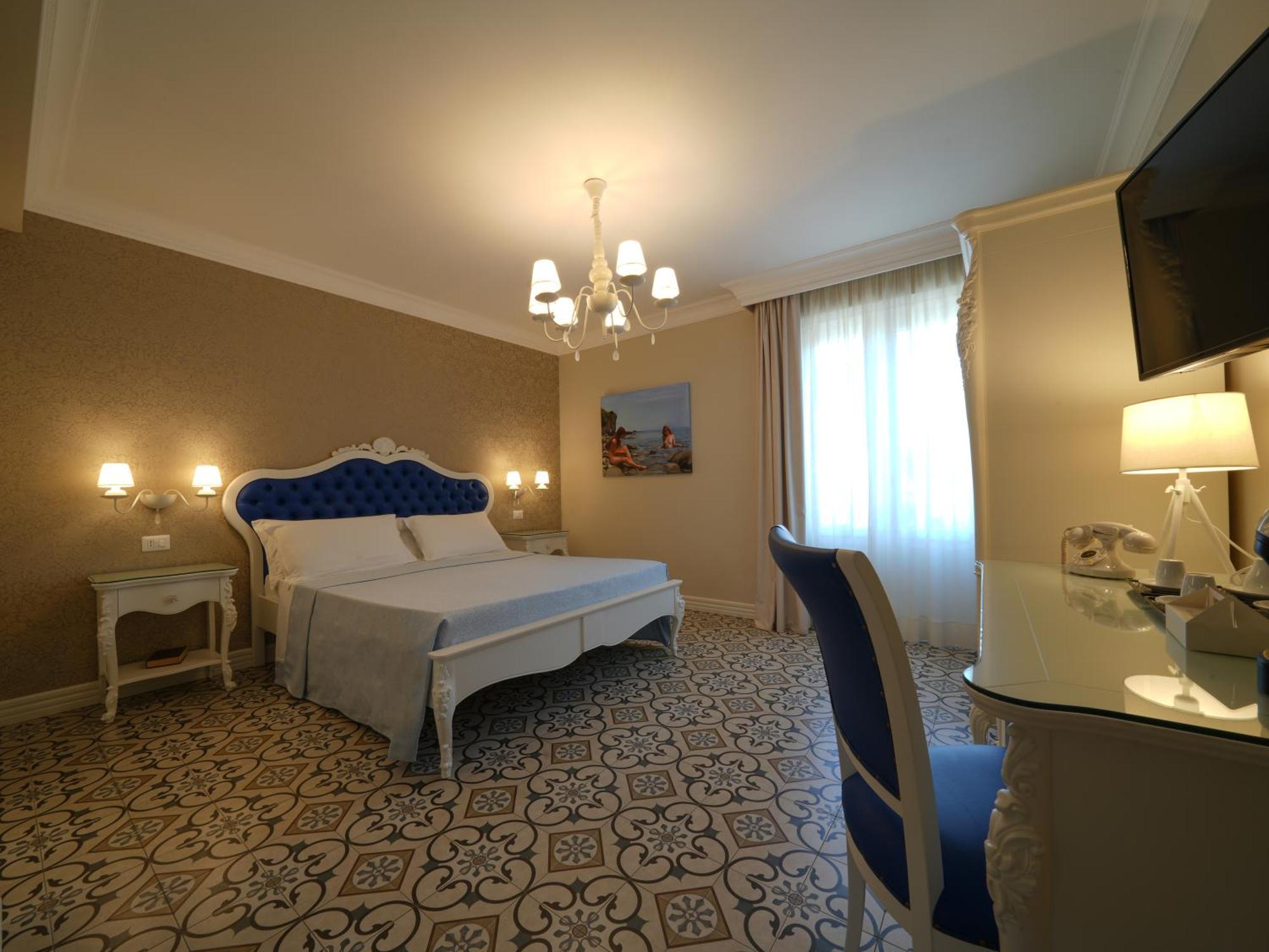 Sui Generis Tropea Luxury Rooms Екстер'єр фото