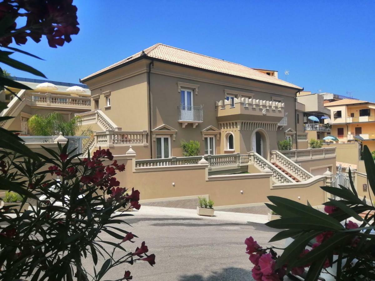 Sui Generis Tropea Luxury Rooms Екстер'єр фото