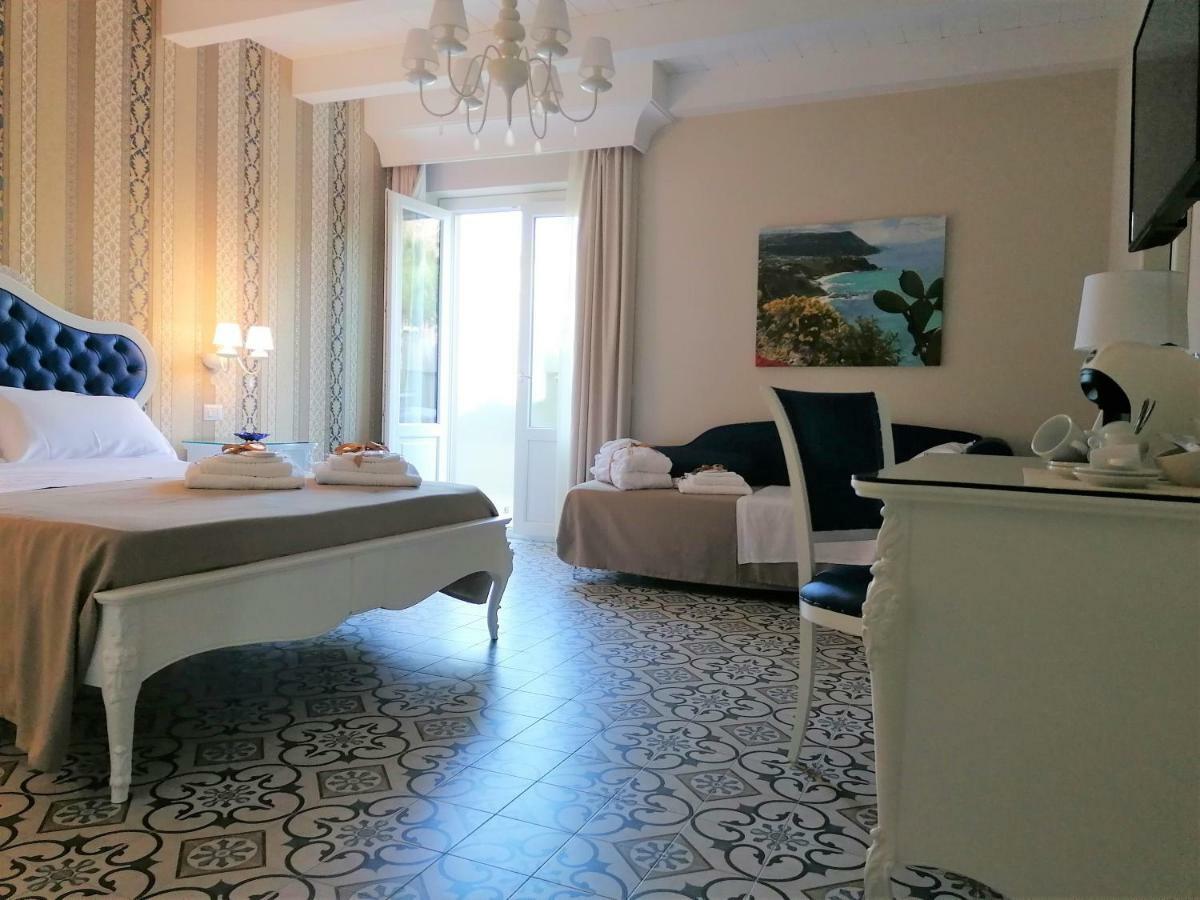 Sui Generis Tropea Luxury Rooms Екстер'єр фото