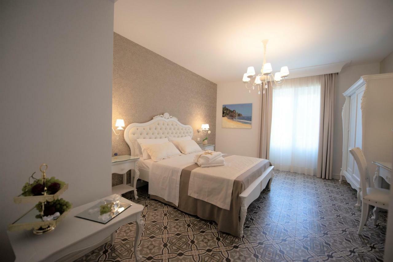 Sui Generis Tropea Luxury Rooms Екстер'єр фото