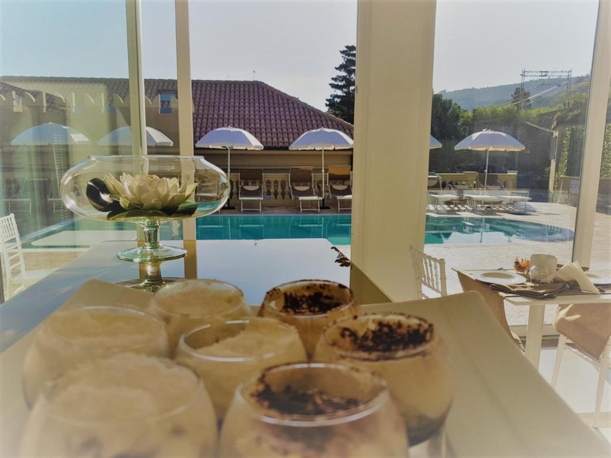 Sui Generis Tropea Luxury Rooms Екстер'єр фото